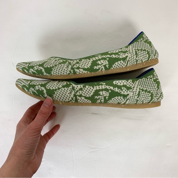 Rothy’s point flat shoes in meadow - Picture 8 of 11
